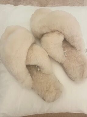 Emu Australia Plush Sheepskin Slide Slippers in Light Beige - Women's 8